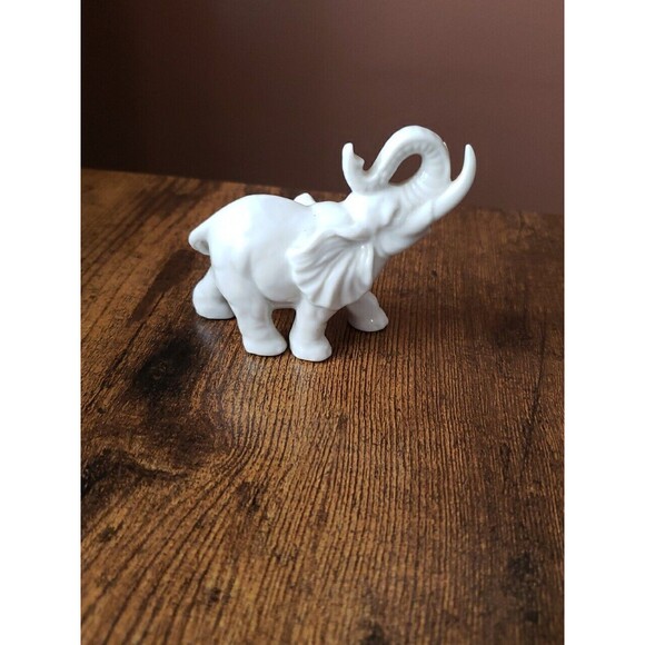 MCI Japan Elephant Figurine 3" Ceramic Trunk Raised Good Luck Vintage Off White - Picture 5 of 9